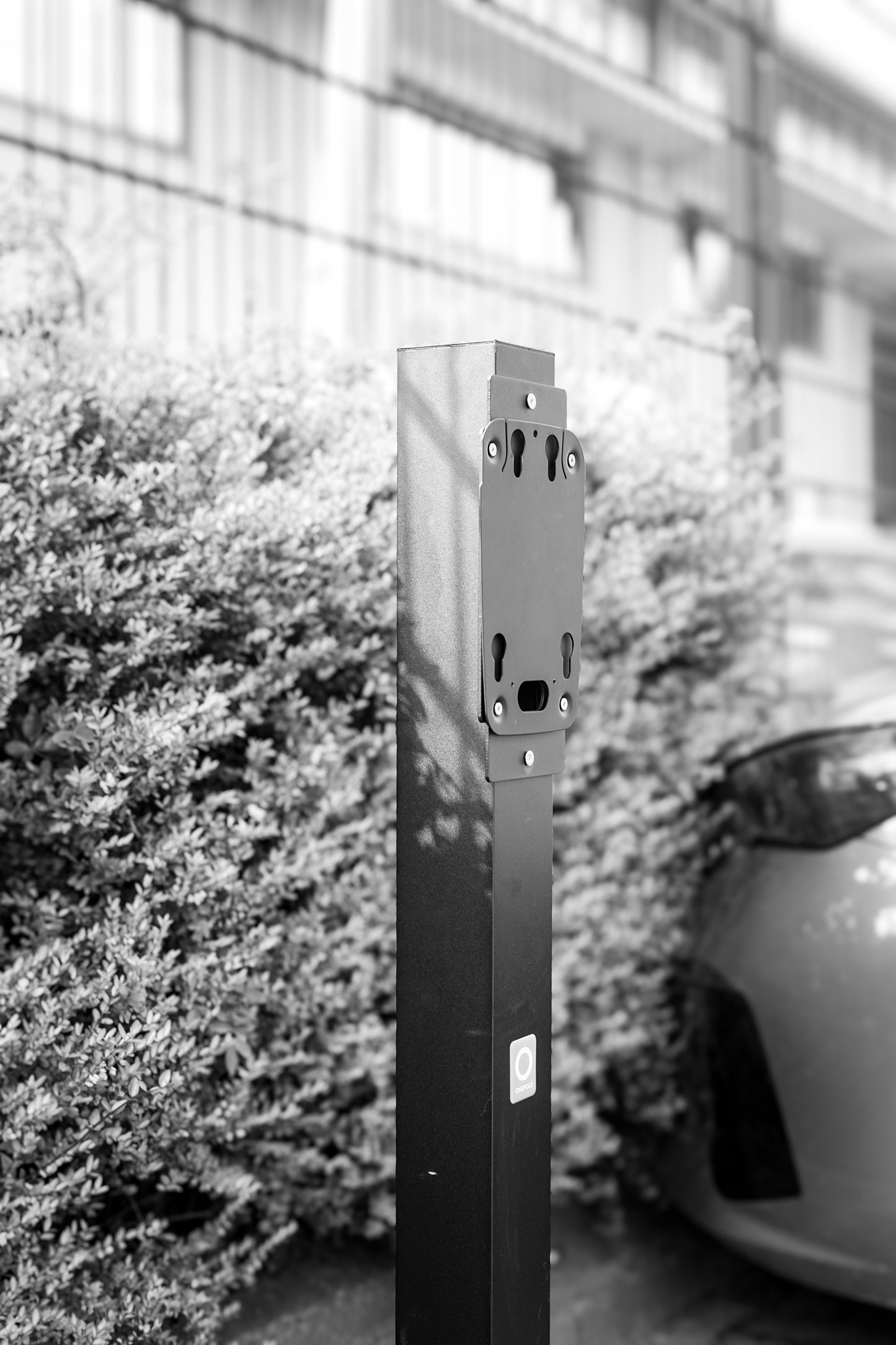 Freestanding Pole Mount for Bluebird Charger